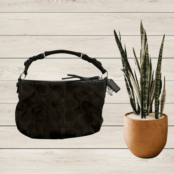 Coach Handbags - COACH Signature Purse